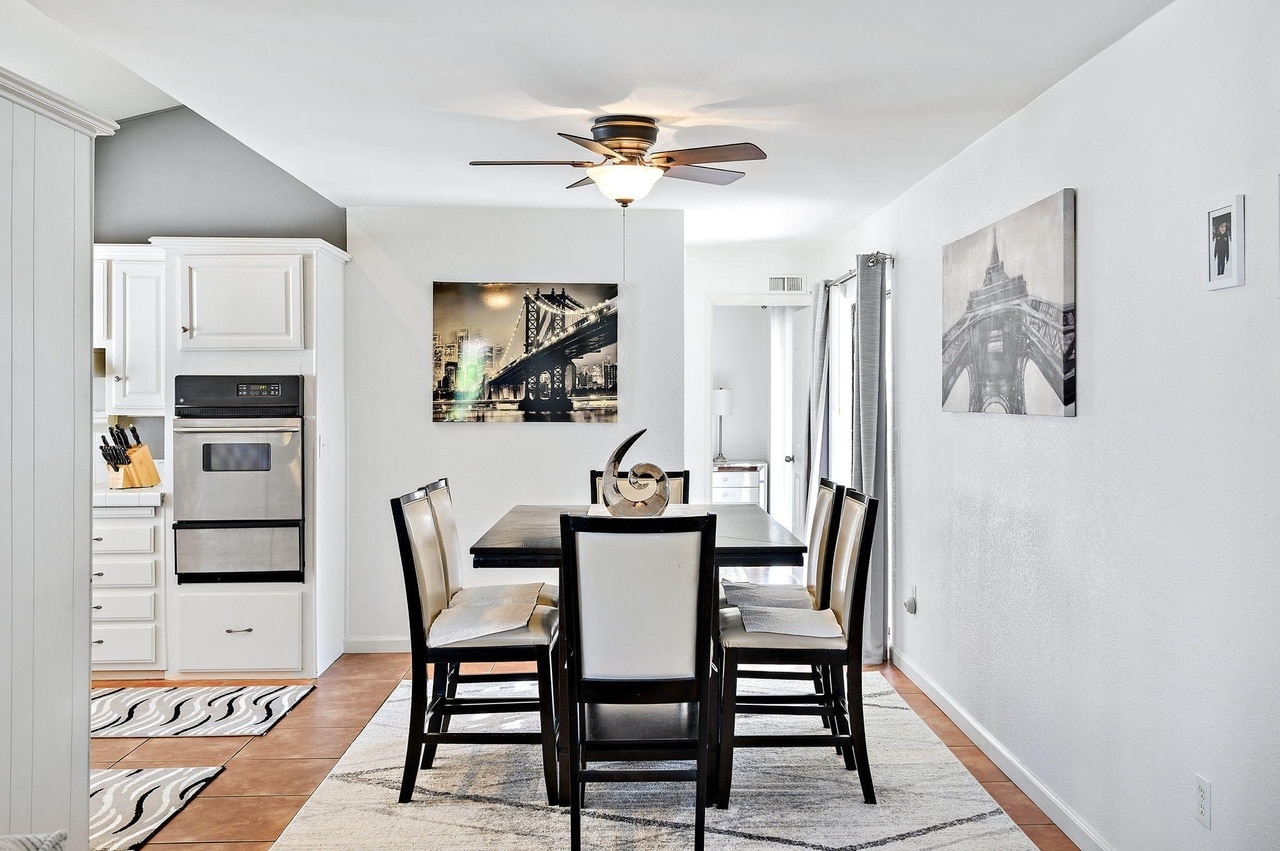Dining room - 77949 Calypso Rd