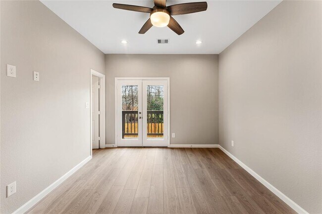 Building Photo - 5221 Groveton St