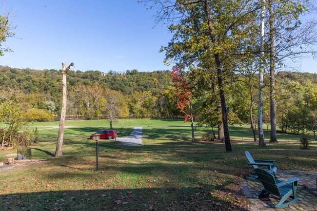 Building Photo - 1 bed, 1 bath River View Cottage in Charle...