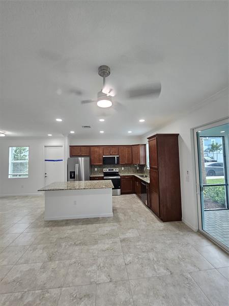Building Photo - 4087 Longwood Lake Sq