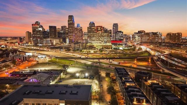 Building Photo - 3010 Zenia Dr