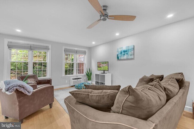 Building Photo - 1618 Fitzgerald Ln