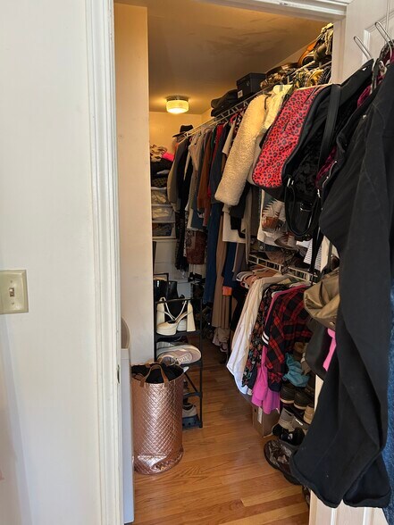 Building Photo - 33 Delle Ave