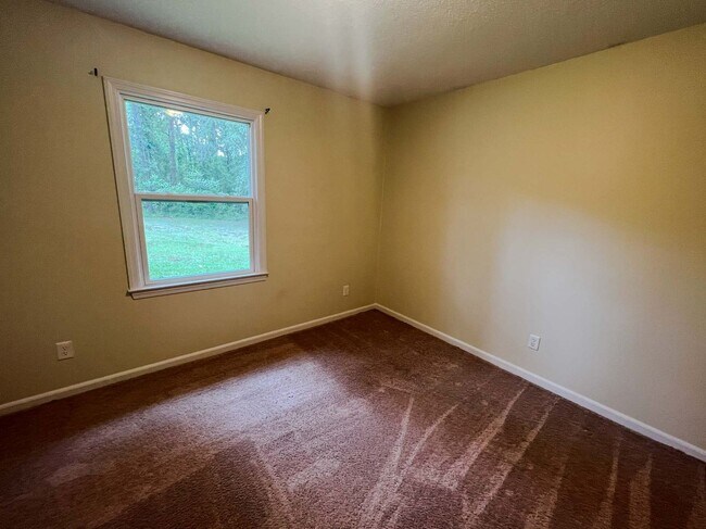 Building Photo - 544 Hillard