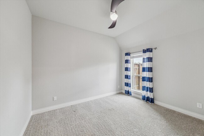 Building Photo - 16503 Whiteoak Canyon Dr