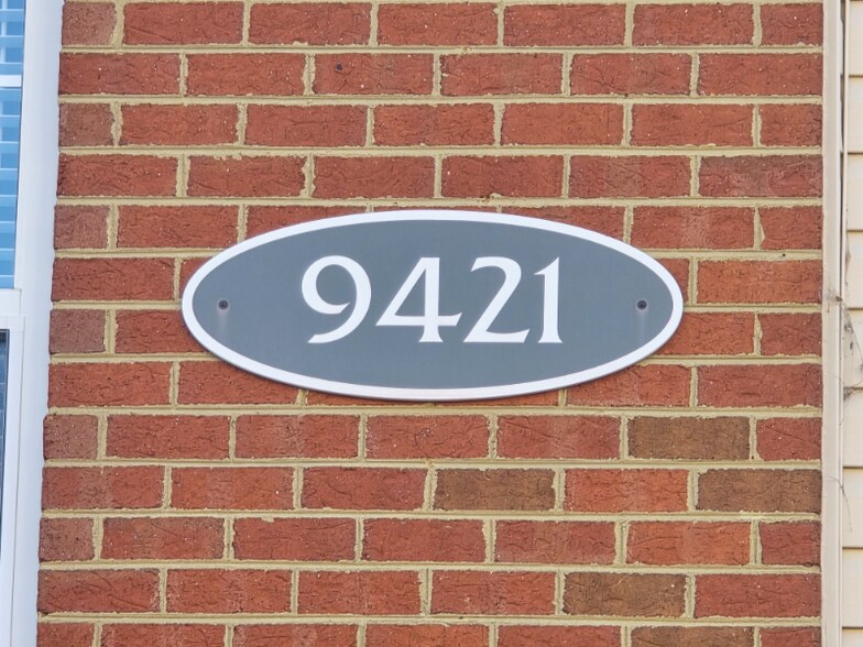 Building Photo - 9421 Links Ln