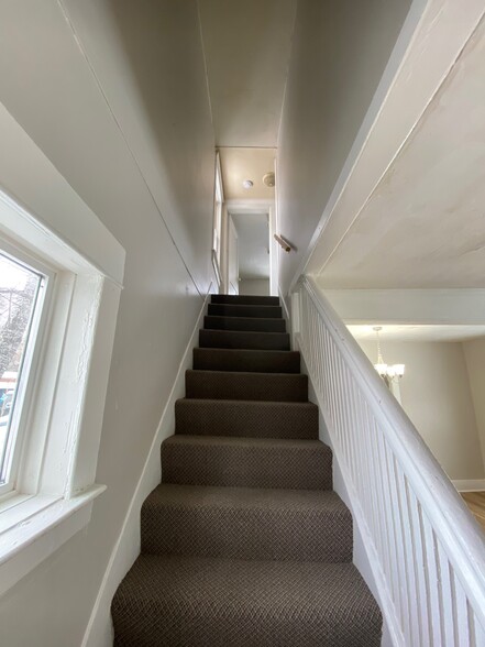 Stairway - 539 Isbell St