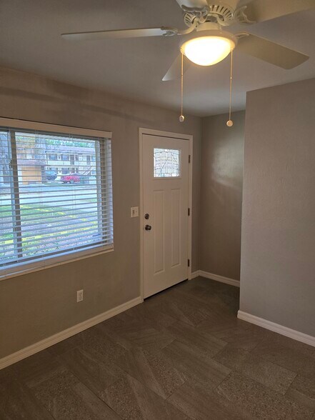 Building Photo - 650 Ave B SW