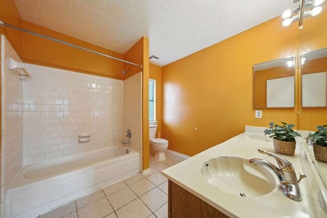 Building Photo - 5203 E Pagewick Dr
