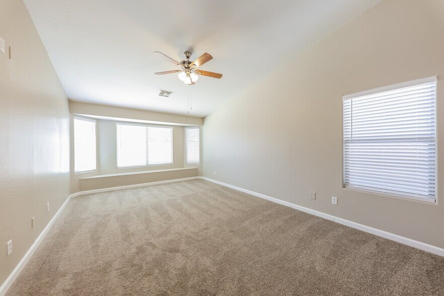 Building Photo - 16243 W Yucatan Dr