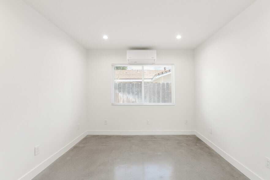 Bedroom - 23046 Saticoy St