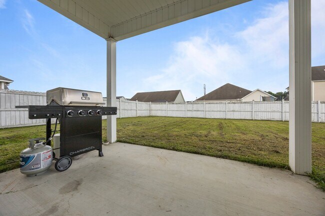 Building Photo - 841 Dynasty Dr