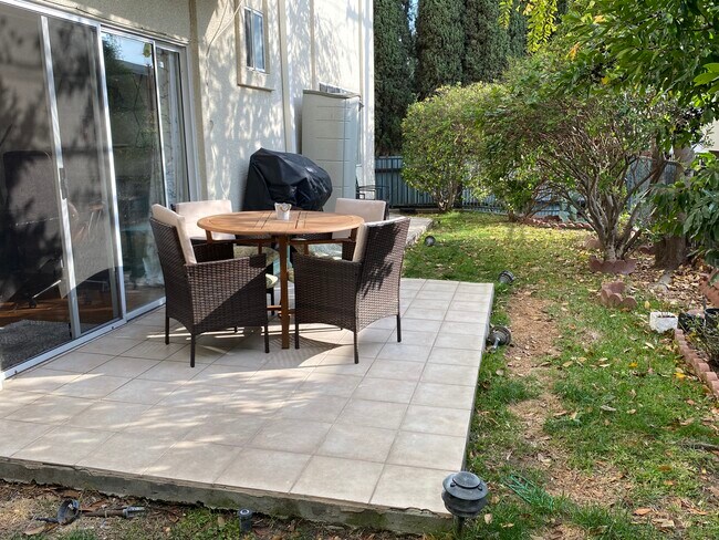 Building Photo - 3645 Cardiff Ave