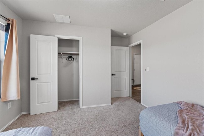 Building Photo - 6021 Roderick Dr