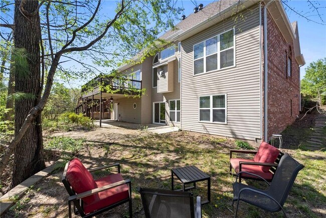 Building Photo - 3902 NE Cadbury Ave