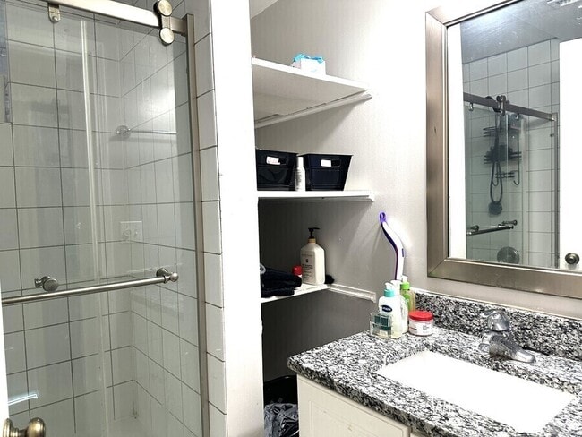 Building Photo - 3936 N Ashland Ave