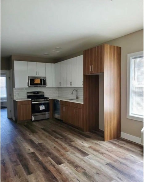 Building Photo - 545 39th St