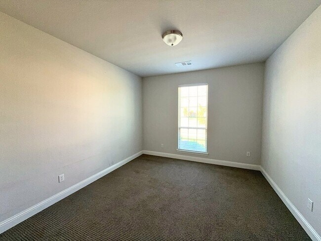 Building Photo - 501 Upper Falls Ln