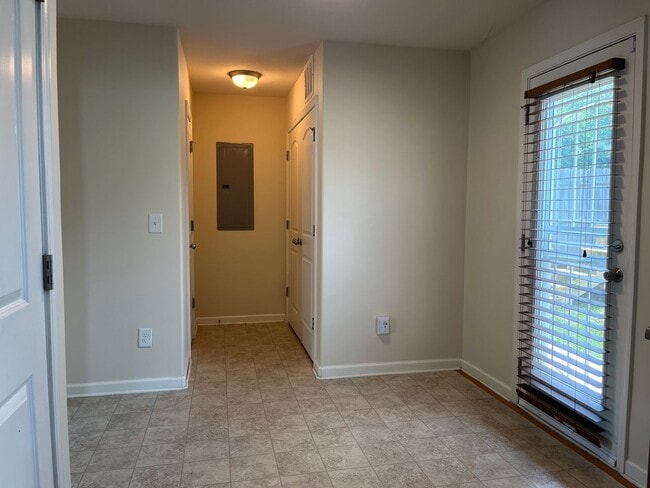 Building Photo - Charming Knightdale Residence, Available Now!