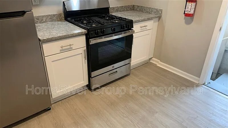 Building Photo - 5853 Webster St