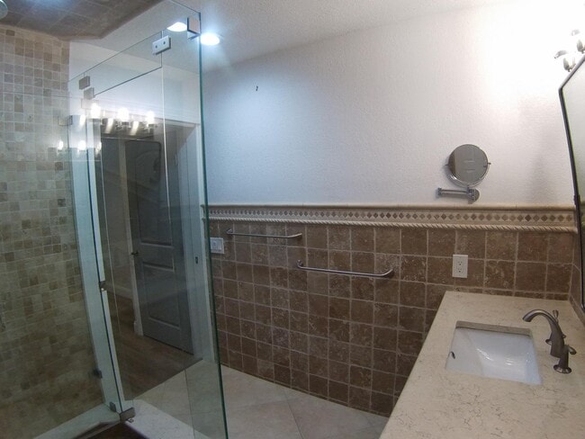 Building Photo - 854 Normandy Trail