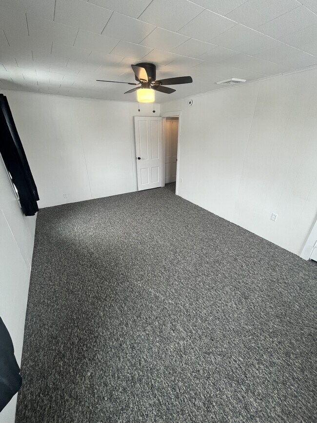 Building Photo - 303 W Main St