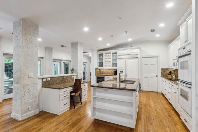 Building Photo - 3301 NE 16th St