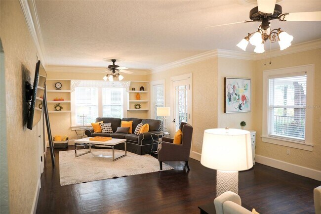 Building Photo - FURNISHED LUXURY 3 Br 3 Ba RENTAL NEAR DOW...