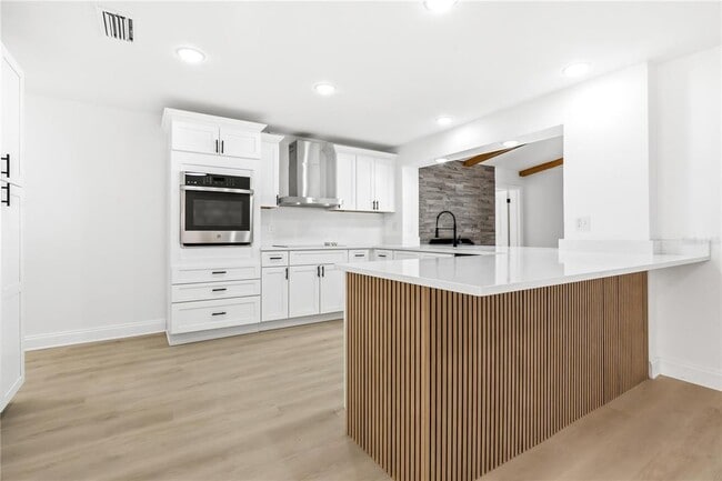 Building Photo - 1985 Japonica Rd