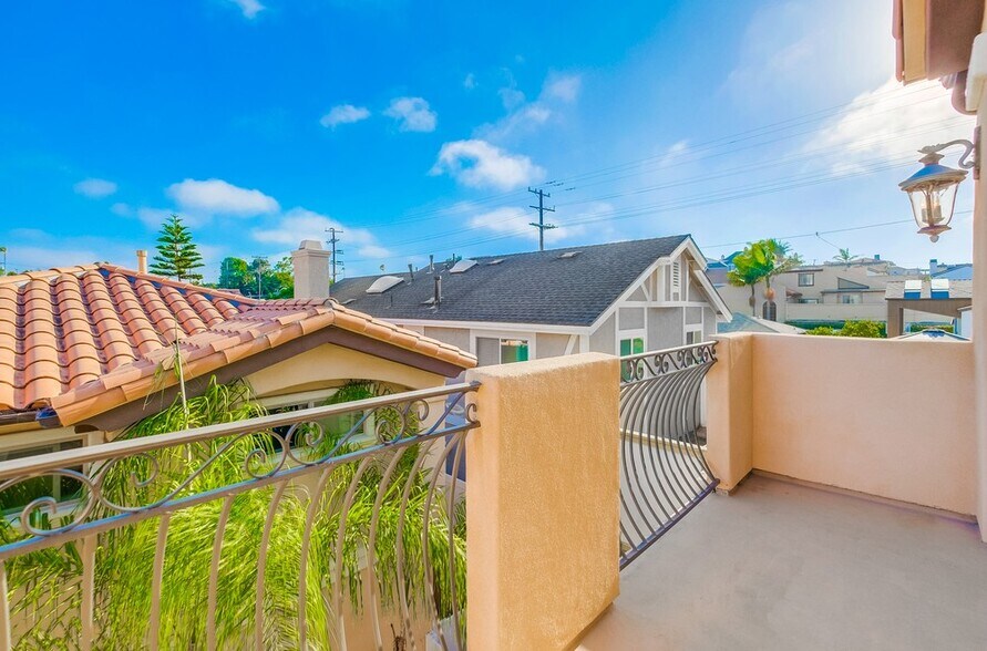 Building Photo - 1902 Marshallfield Ln