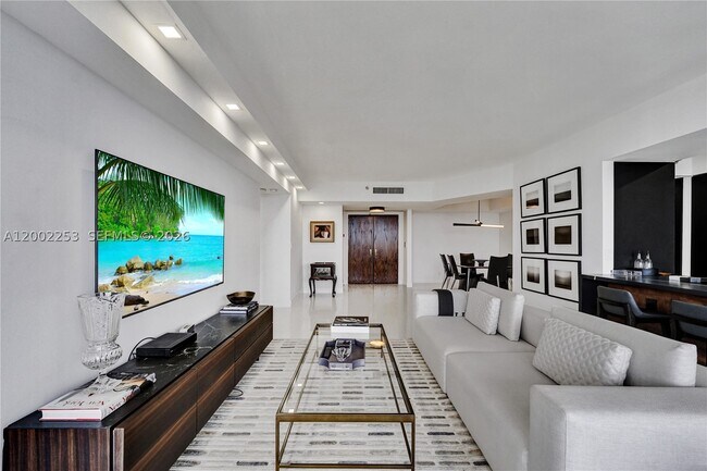 Building Photo - 20281 E Country Club Dr