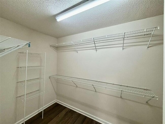 Building Photo - 10920 Glenbarr Dr