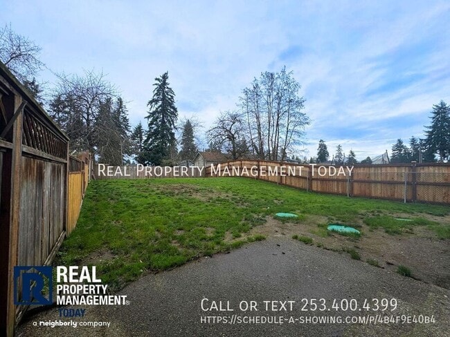 Building Photo - 425 175th St S