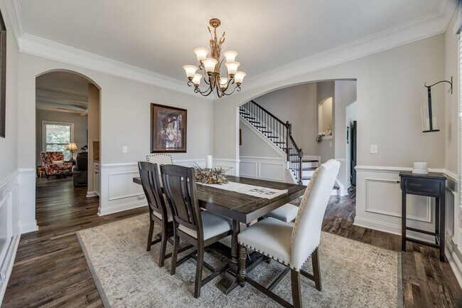Building Photo - Stunning 4-Bedroom, 3.5-Bath Full Brick Ho...