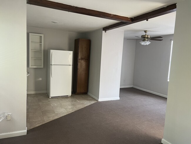 Building Photo - 2129 Ford St