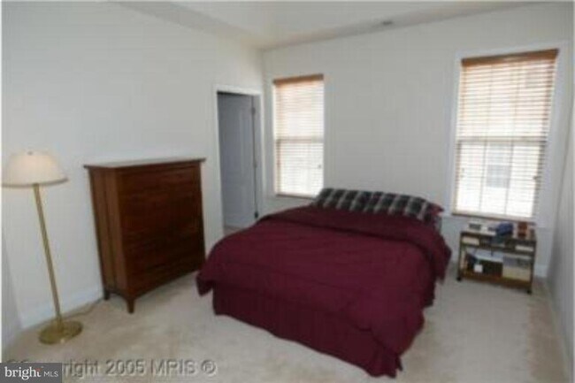 Building Photo - 804 Grand Champion Dr