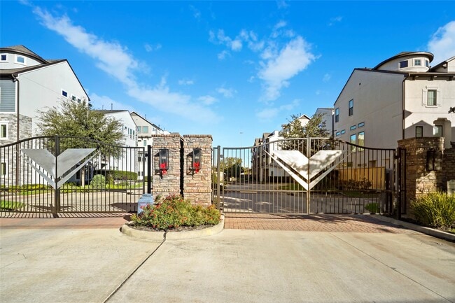 Building Photo - 2625 Fountain Key Blvd