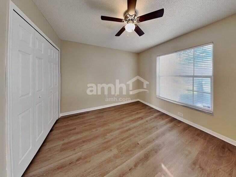 Building Photo - 214 Strada Dr