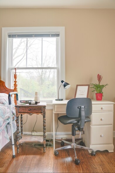 Building Photo - 1001 Grandview Dr