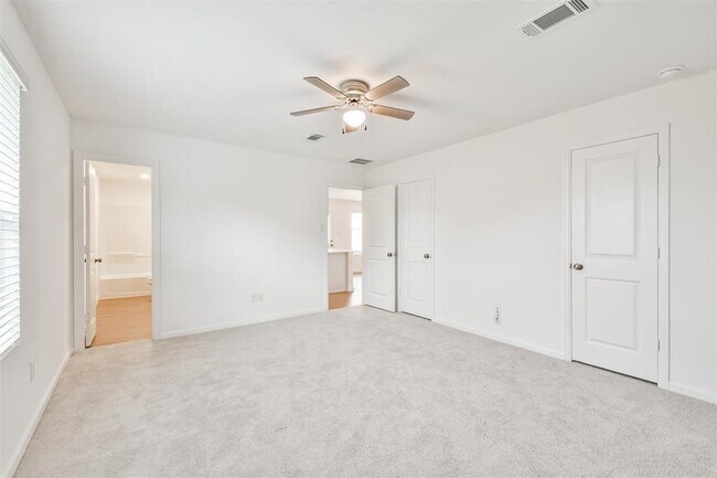 Building Photo - 21043 Longeni Dr