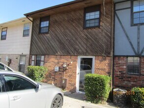 Building Photo - 2720 SW 74th St