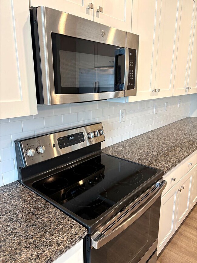 Building Photo - COMING SOON > 3BR Townhome • Brand-New Build • 2 Car Garage Parking