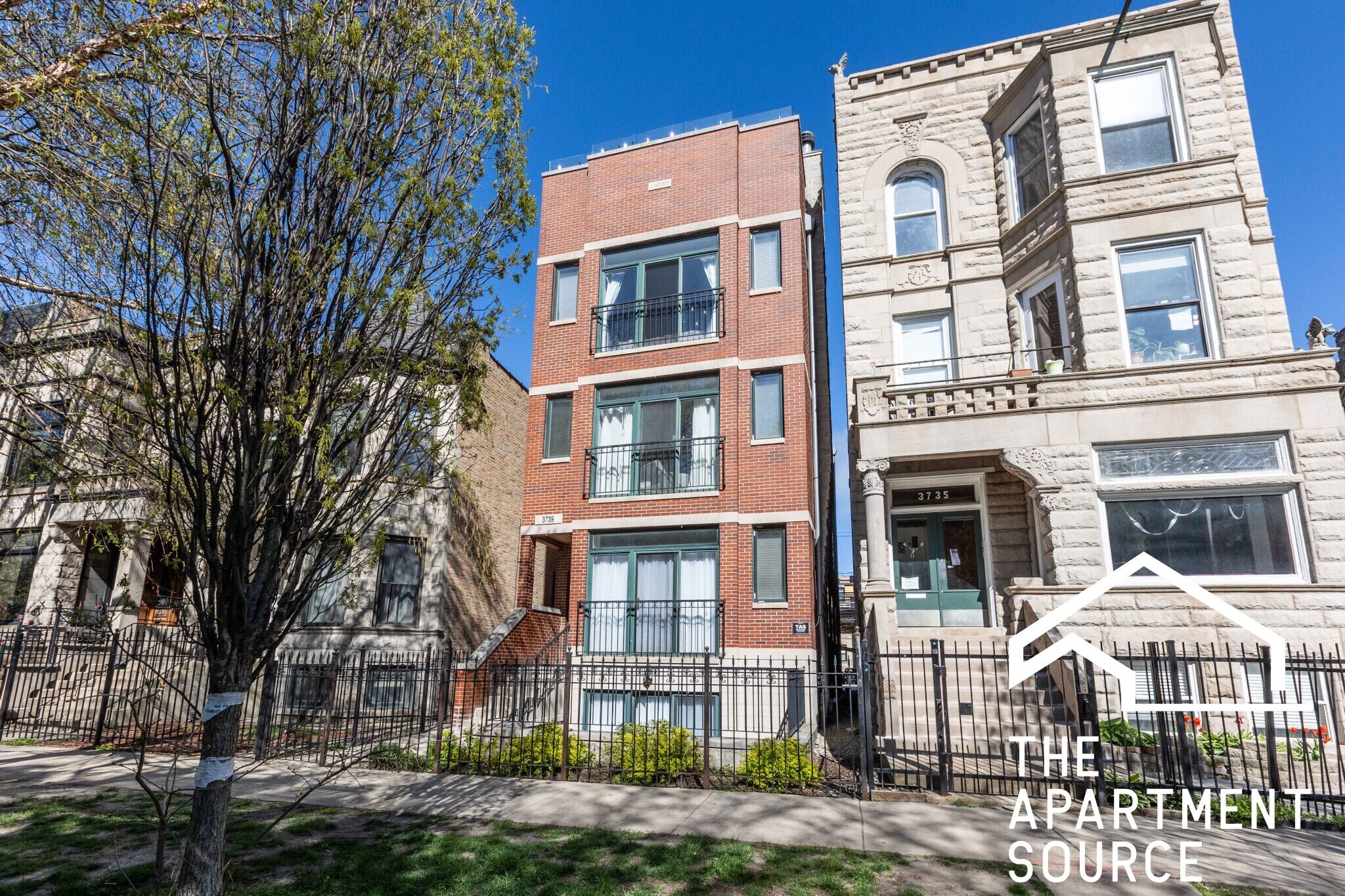 Building Photo - 3739 N Sheffield Ave