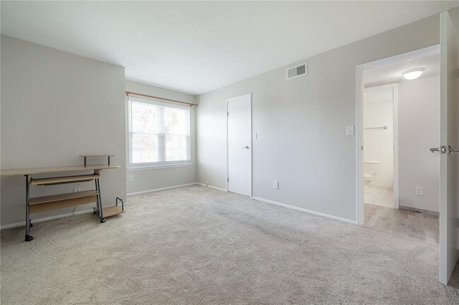 Building Photo - 9100 Dr M.L.K. Jr St N