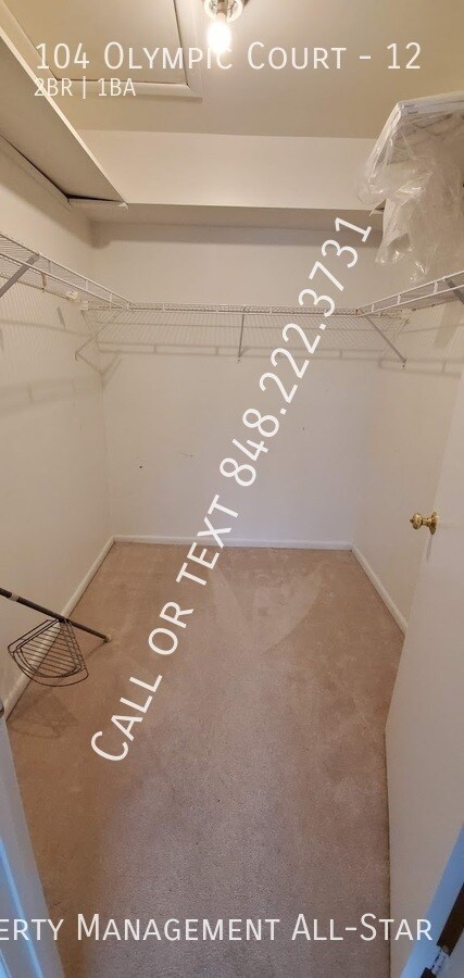 Building Photo - 104 Olympic Ct