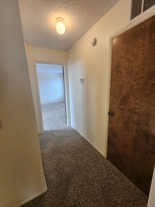 Building Photo - Comfortable 2 Bed, 2.5 Bath in Grover Beach
