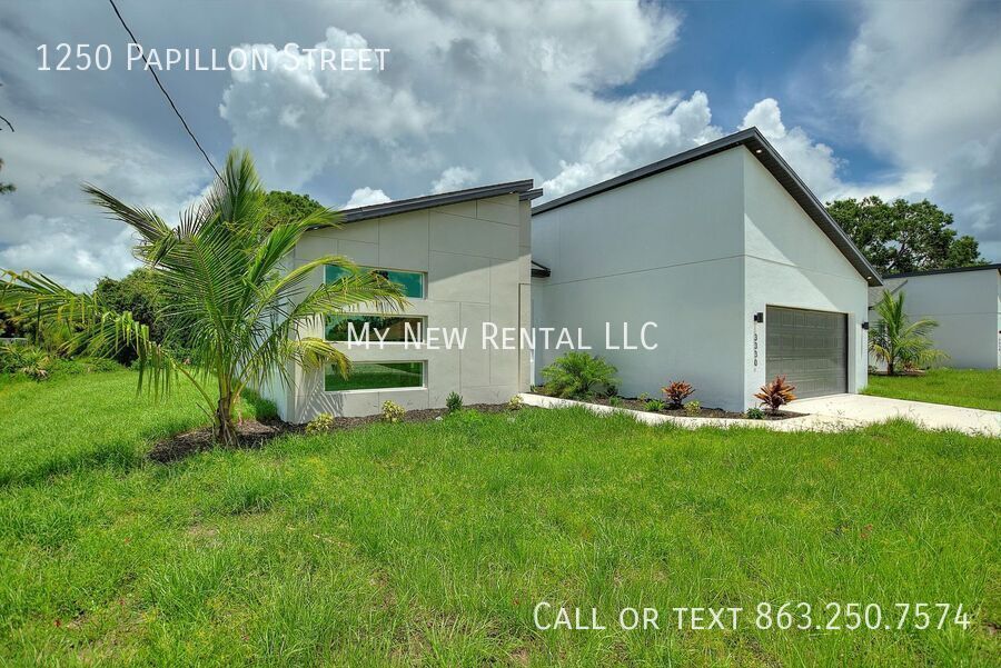 Building Photo - 1250 Papillon St