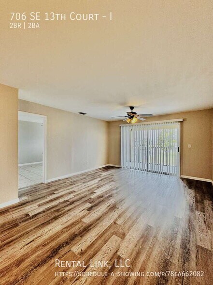 Building Photo - 706 SE 13th Ct