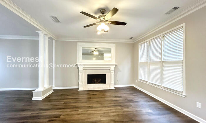 Building Photo - 3106 Sherwood Oaks Ln