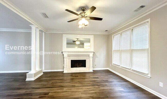 Building Photo - Spacious 4-Bed Home with Garage & Modern Amenities / Pet Friendly / Vouchers Accepted / Available...